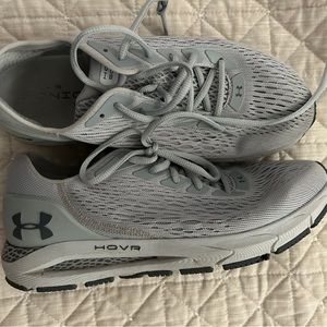 Grey Under Armour shoes. Men’s 8.5 (Women’s 10)